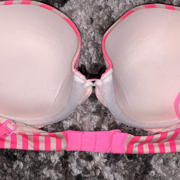 VS very sexy push up bra! Like new! - Picture 4 of 4